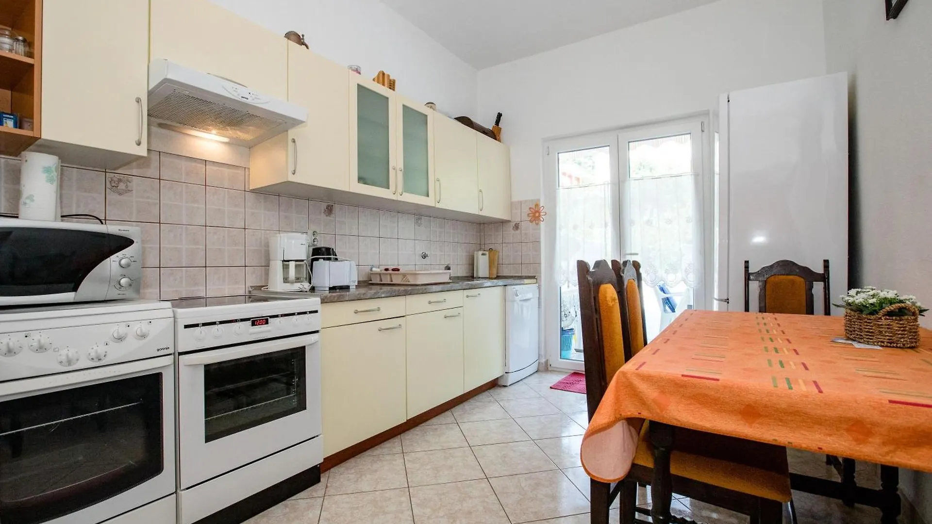 Klimatisierte Ferienwohnung In Palit Mit Pool,3 Grosser Terrasse Rab Town Apartment