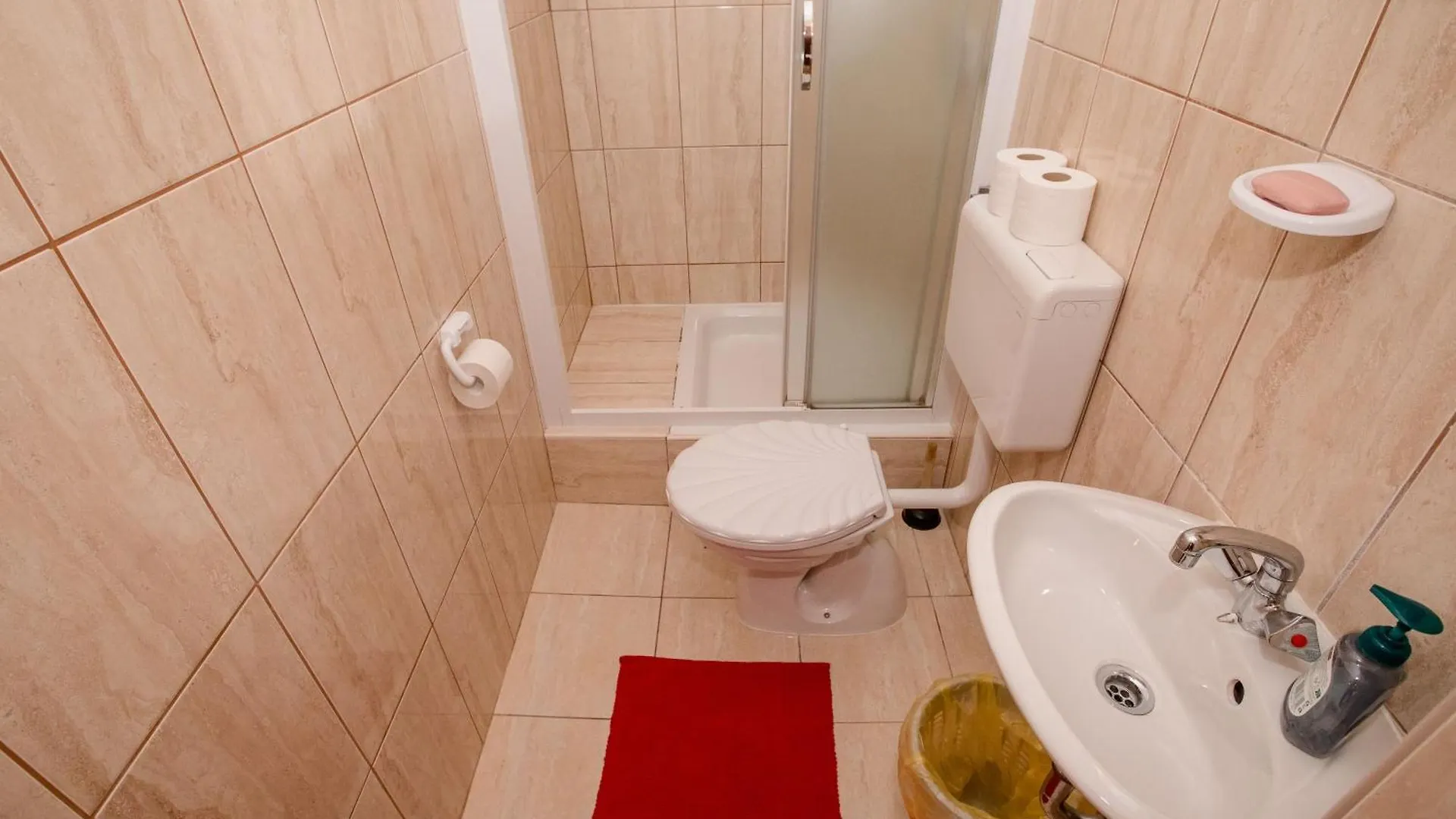 Apartment Klimatisierte Ferienwohnung In Palit Mit Pool,3 Grosser Terrasse Rab Town