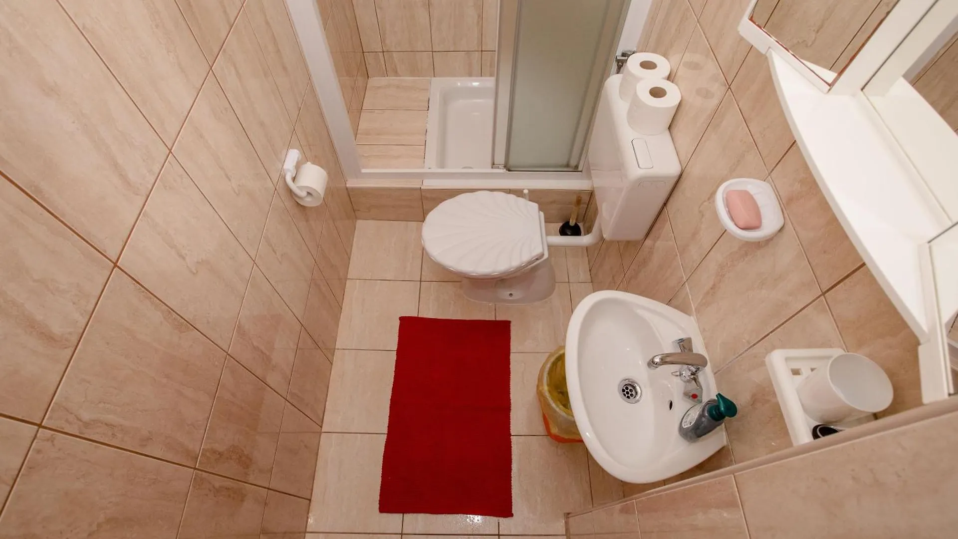 Apartment Klimatisierte Ferienwohnung In Palit Mit Pool,3 Grosser Terrasse Rab Town Croatia